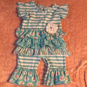 One piece baby outfit